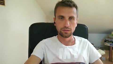 Snapshot of italiano116116 chatting on May 27, 2:25 pm italiano116116 online show from May 27, 2:25 pm