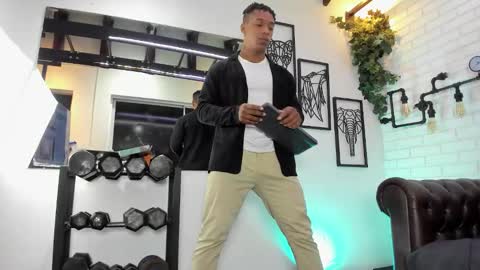 Italo Moore online show from January 8, 1:02 pm