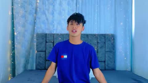 ithan_kingtwin online show from May 21, 6:59 pm