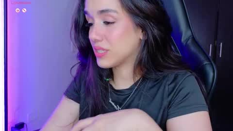 K A R I online show from February 10, 9:52 pm