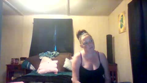 Snapshot of its_kimber chatting on April 25, 4:04 pm its kimber online show from April 25, 4:04 pm