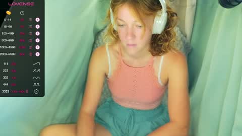 Lily online show from April 6, 9:27 pm