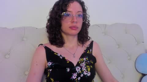 Snapshot of its_marie chatting on December 4, 1:20 pm Maria online show from December 4, 1:20 pm