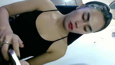 Snapshot of its_me_vanesa chatting on February 4, 2:06 am its_me_vanesa online show from February 4, 2:06 am