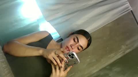 its_me_vanesa online show from March 24, 1:21 am