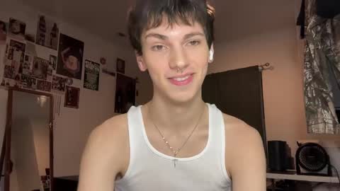 Snapshot of its_rowan chatting on September 20, 3:40 am Rowan online show from September 20, 3:40 am