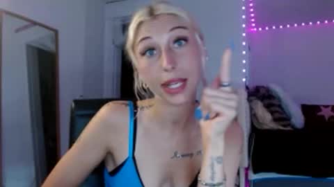 Snapshot of itsirelandbby chatting on April 14, 6:14 pm itsirelandbby online show from April 14, 6:14 pm