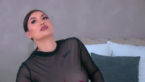 Snapshot of itsjessiebabe chatting on April 7, 8:37 am Jessie online show from April 7, 8:37 am