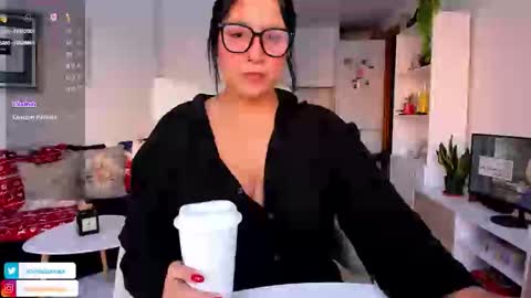 Itsmedannax   online show from January 10, 8:27 am