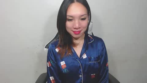 itsmehotqueen online show from October 6, 4:37 pm