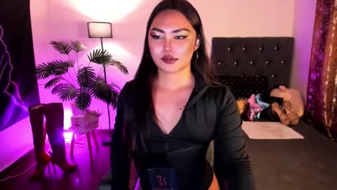 Snapshot of itsmesianaa29 chatting on April 25, 5:43 pm Siana online show from April 25, 5:43 pm