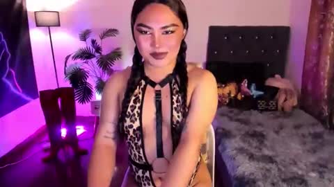 Siana online show from June 2, 9:33 am