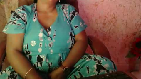 Snapshot of itsmiradesire chatting on May 9, 11:15 am Mira online show from May 9, 11:15 am