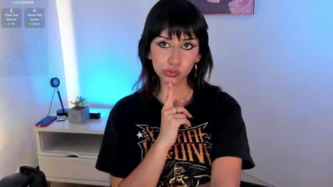 itsmroom online show from May 3, 4:51 am