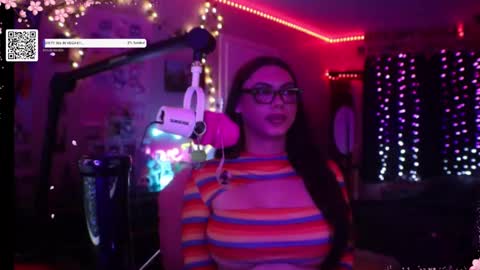 Snapshot of itsnickibabyy chatting on October 28, 3:54 am Nicki Foxx online show from October 28, 3:54 am