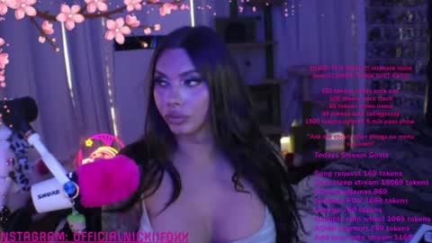 Nicki Foxx online show from June 25, 11:31 pm