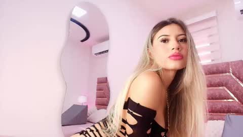 Itspia  online show from February 12, 7:31 pm