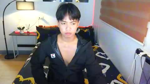jay jay online show from May 6, 2:22 pm