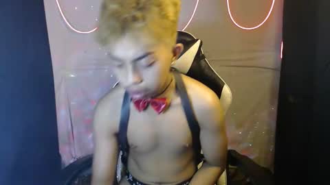 Snapshot of itsyourcummerboy_xx chatting on April 13, 9:26 am Kyle online show from April 13, 9:26 am