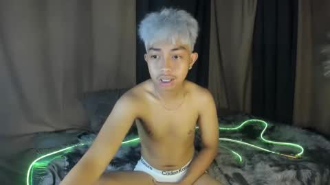 Snapshot of itsyourcummerboy_xx chatting on May 18, 7:36 am Kyle online show from May 18, 7:36 am
