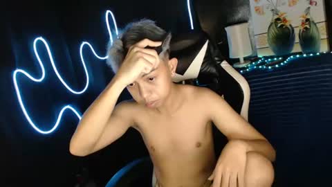 Snapshot of itsyourcummerboy_xx chatting on June 15, 1:46 pm Kyle online show from June 15, 1:46 pm
