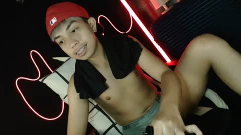 Snapshot of itsyourcummerboy_xx chatting on June 29, 5:02 pm Kyle online show from June 29, 5:02 pm