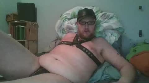 Snapshot of ittakesfiveseconds chatting on February 25, 5:06 am its complicated online show from February 25, 5:06 am