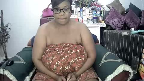 Snapshot of itumeleng74 chatting on February 3, 4:25 am itumeleng74 online show from February 3, 4:25 am