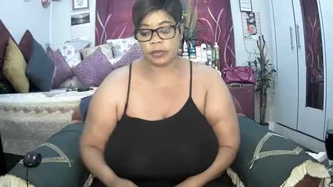 Snapshot of itumeleng74 chatting on February 18, 3:43 pm itumeleng74 online show from February 18, 3:43 pm
