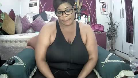 Snapshot of itumeleng74 chatting on February 25, 4:53 pm itumeleng74 online show from February 25, 4:53 pm