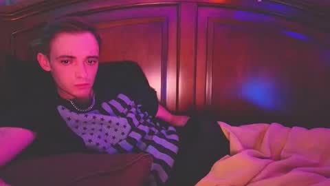 itzd123 online show from April 10, 6:18 am