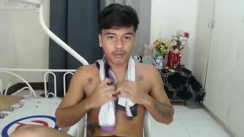 Jhonfred online show from April 5, 8:39 pm