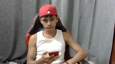 itzme_john online show from April 3, 7:01 pm