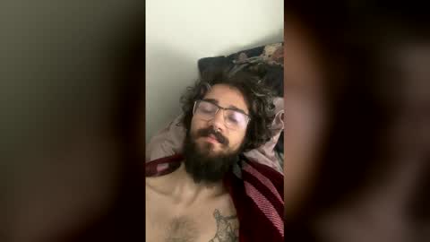 Snapshot of itzmeagain25 chatting on February 18, 8:16 pm itzmeagain25 online show from February 18, 8:16 pm