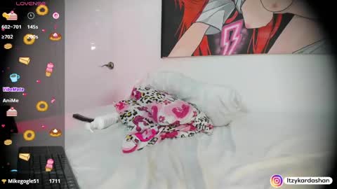 Snapshot of itzykardashan_27 chatting on May 16, 12:40 am hello i am alejandra My Favorite tips 10004003332221231007744 PVT OPEN online show from May 16, 12:40 am