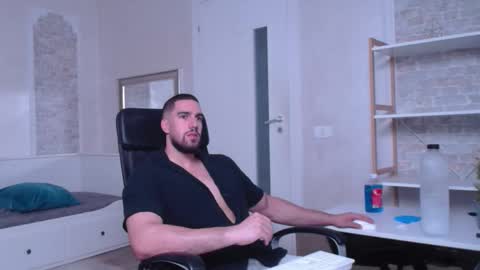 IvanHydee online show from September 12, 4:45 am