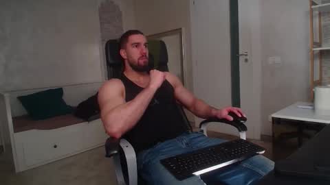 Snapshot of ivanhydee chatting on February 2, 5:50 am IvanHydee online show from February 2, 5:50 am