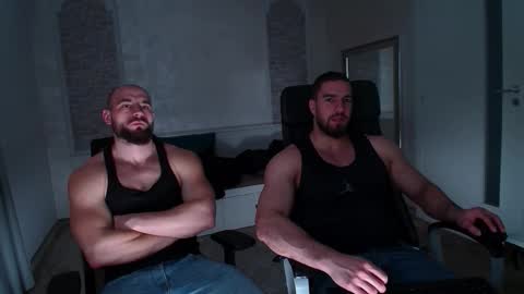 Snapshot of ivanhydee chatting on February 18, 6:09 am IvanHydee online show from February 18, 6:09 am