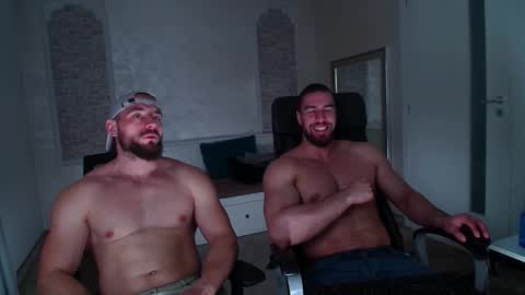 Snapshot of ivanhydee chatting on February 20, 6:19 am IvanHydee online show from February 20, 6:19 am