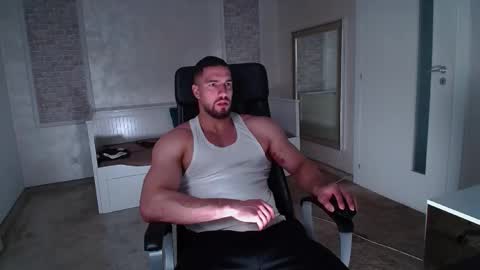 Snapshot of ivanhydee chatting on February 25, 5:50 am IvanHydee online show from February 25, 5:50 am