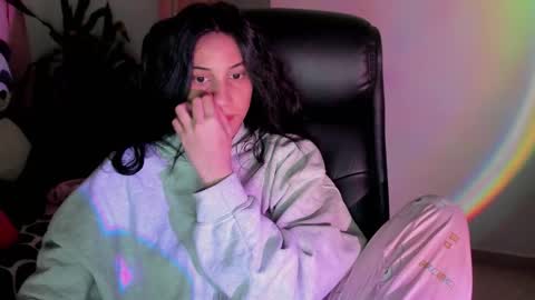 Snapshot of ivanna_essis chatting on December 14, 2:39 am ivanna_essis online show from December 14, 2:39 am