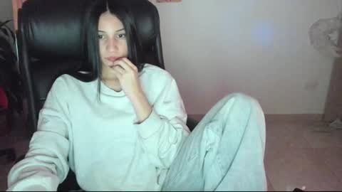 Snapshot of ivanna_essis chatting on January 10, 2:24 am ivanna_essis online show from January 10, 2:24 am