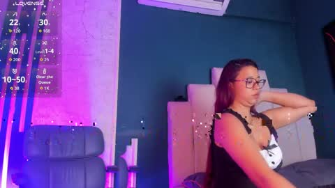 Snapshot of ivanna_wesley chatting on May 12, 4:31 am Ivanna online show from May 12, 4:31 am