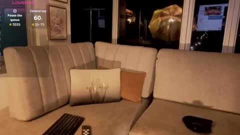 Snapshot of ivanna_west chatting on June 9, 10:05 am Ivanna West online show from June 9, 10:05 am