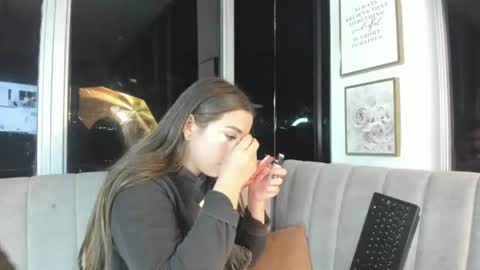 Snapshot of ivanna_west chatting on June 18, 9:58 am Ivanna West online show from June 18, 9:58 am