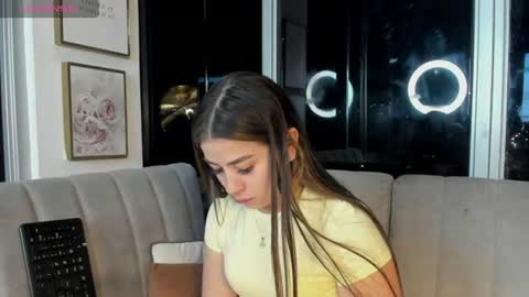 Snapshot of ivanna_west chatting on June 21, 10:18 am Ivanna West online show from June 21, 10:18 am