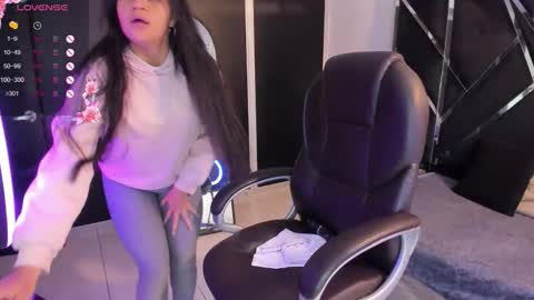 ivannaa18 online show from November 7, 4:01 am