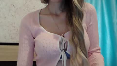 Snapshot of ivetta911 chatting on October 15, 7:19 am ivetta911 online show from October 15, 7:19 am