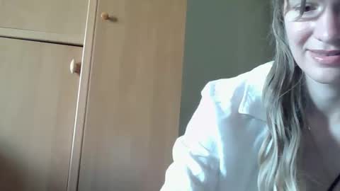 Snapshot of ivetta911 chatting on May 22, 7:15 am ivetta911 online show from May 22, 7:15 am