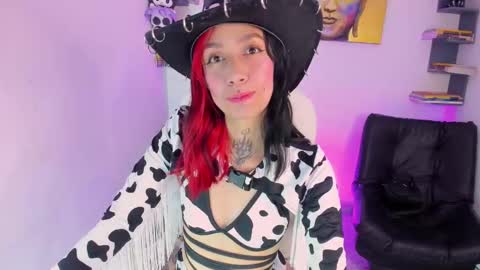 Ivonne  online show from October 27, 12:53 pm